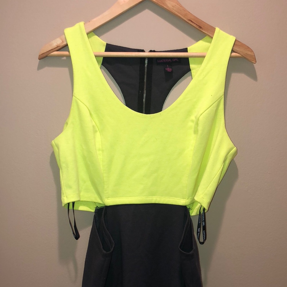 Cute cutout dress size large - Picture 2 of 4